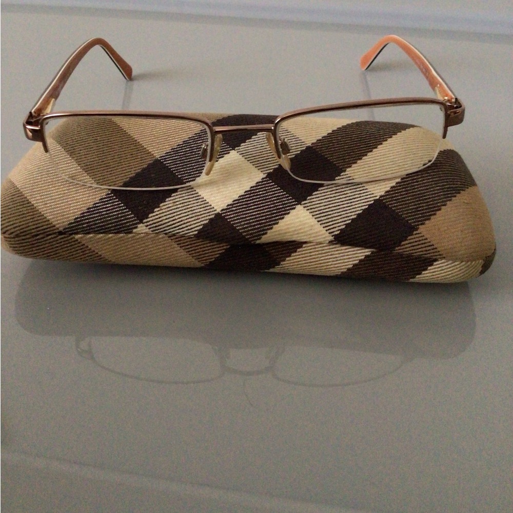 Y2K Burberry frames case included